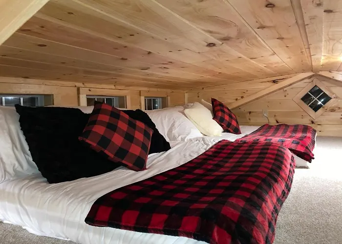 Knotty Pines Cabin Near Kentucky Lake, Tn
